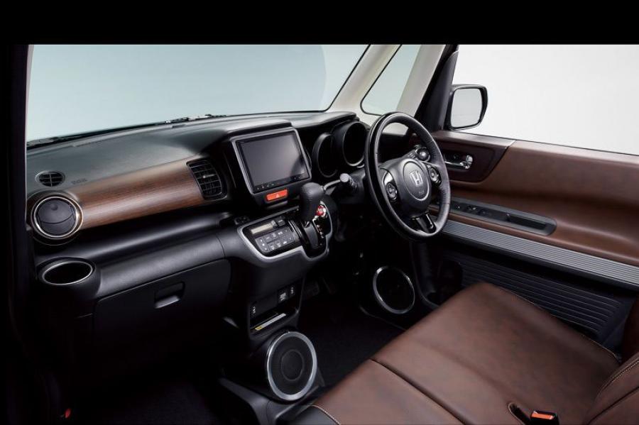  Honda N-BOX Slash 2014 года  (фото 5 из 12)